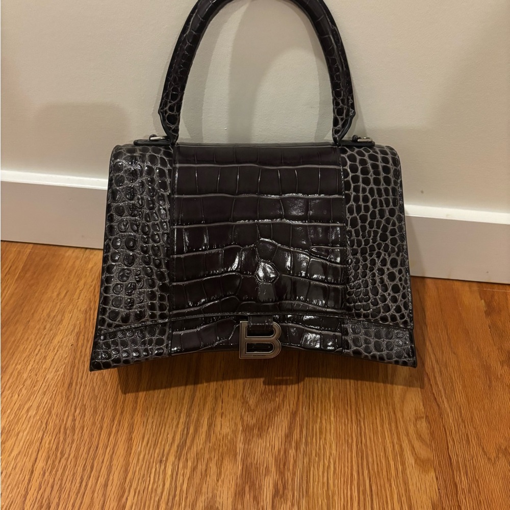 Authentic Balenciaga 
 Hourglass Leather Handbag